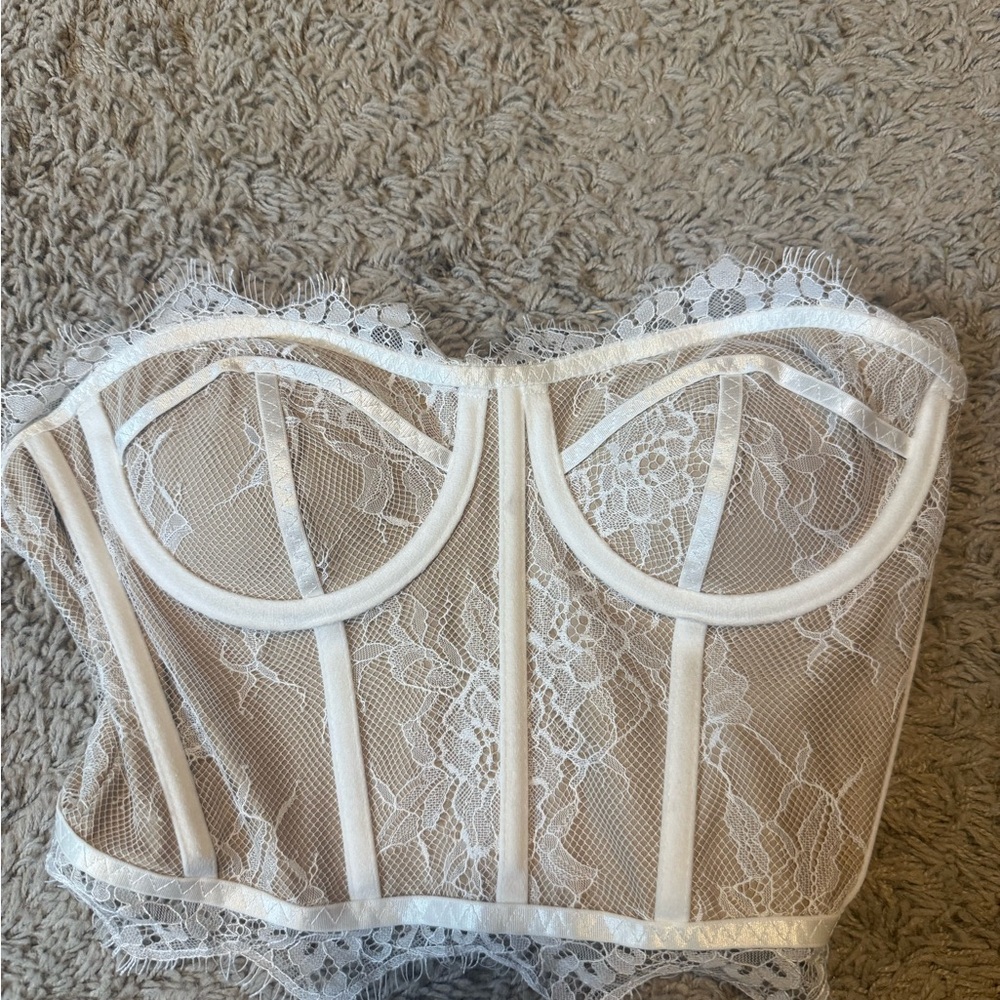 White lace cropped top corset elegant